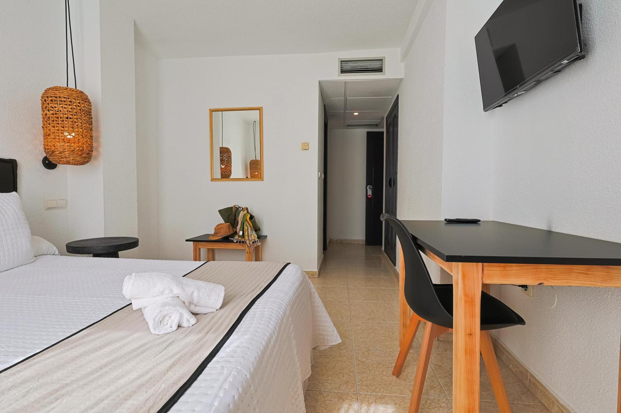 Hotel Olas De Almunecar Exterior photo